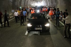 Bir t&uuml;nel daha ulaşıma a&ccedil;ıldı