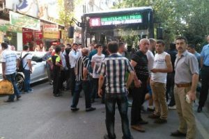 Başkasının otob&uuml;s kartını kullandı, itiraz eden şof&ouml;r&uuml; bı&ccedil;akladı