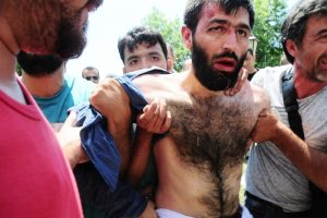 Camide canlı bomba paniğine neden olan şahıs tutuklandı