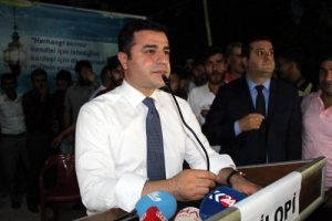 Demirtaş: "İsrail ter&ouml;r devleti olmaktan &ccedil;ıktı, Mavi Marmara'da &ouml;ld&uuml;r&uuml;lenler su&ccedil;lu oldu"