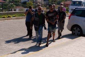 1 ayda 8 iş adamının villasına girdiler