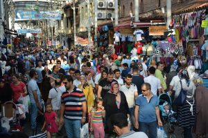 Bursa'da &ccedil;arşı ve pazarlarda bayram yoğunluğu