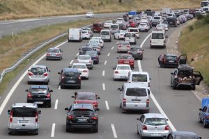 TEM'de 20 kilometrelik ara&ccedil; kuyruğu