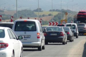 Bursa'da bayram trafiği seyyar satıcılara yaradı