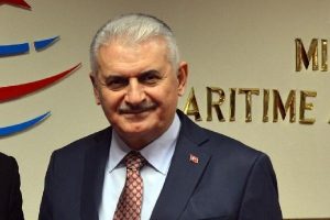 Başbakan Yıldırım bayramın 1'inci g&uuml;n&uuml; İzmir'de
