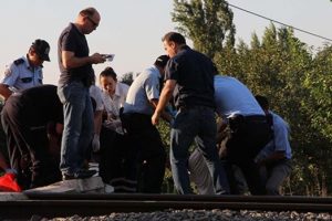 Yolcu treni motosiklete &ccedil;arptı: 1 &ouml;l&uuml;