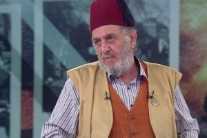 Mısırlıoğlu'na g&ouml;re 'Shakespeare' değil 'Şeyh Pir'...