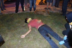 Otomobil, su tankerine &ccedil;arptı: 3'&uuml; ağır, 4 yaralı