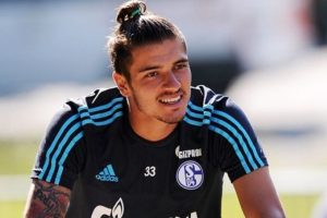 Fenerbah&ccedil;e Kul&uuml;b&uuml; Neustadter'i a&ccedil;ıkladı