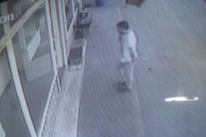 Bursa'da bağış yapacağım deyip sadaka kutusunu &ccedil;aldı