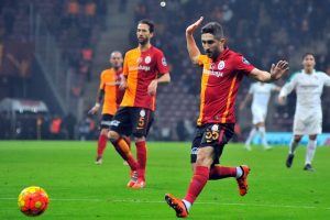 Galatasaray'da iki futbolcu imzaladı