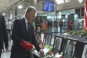 Bakan Arslan, Atat&uuml;rk Havalimanı'nda incelemelerde bulundu