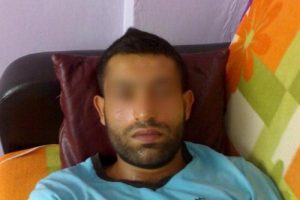 Vitrindeki bı&ccedil;akla saldırıp &ouml;ld&uuml;rd&uuml;