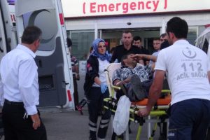 İki aile arasında silahlı kavga: 1 &ouml;l&uuml;, 5 yaralı