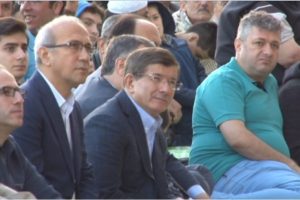 "Ter&ouml;re karşı omuz omuza vermek zorundayız"