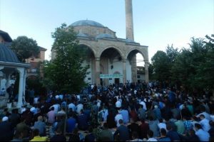 Kosova'da bayram coşkusu sokaklara taştı