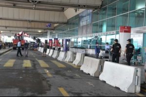 Atat&uuml;rk Havalimanı'nda beton bariyerli &ouml;nlem