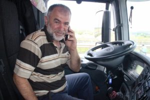 Kapıkule'de TIR şof&ouml;rlerinin buruk bayram sevinci