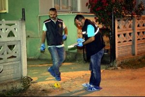 K&ouml;peğine karşılık aldığı pompalı t&uuml;fekle dehşet