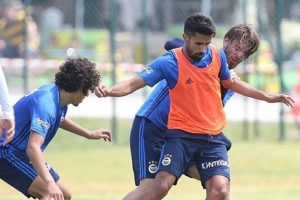 Fenerbah&ccedil;e'de Alper Potuk, kampta sıkı &ccedil;alışıyor