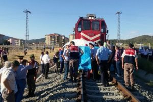 Hemzemin ge&ccedil;itte korkun&ccedil; kaza: 4 &ouml;l&uuml;
