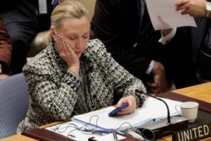 FBI: Clinton aşırı dikkatsiz