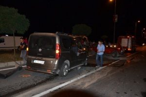 &Ccedil;arptığı otomobili 50 metre s&uuml;r&uuml;kledi