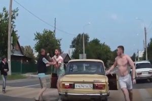 Tek yumrukla nakavt oldu