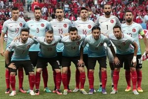 Fenerbah&ccedil;e'de milli futbolcuların ayın 6'sında top başı yapması istendi