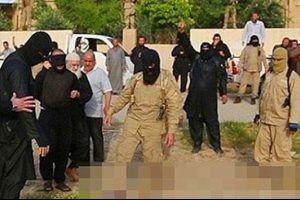Kaynar suya atıp canlı canlı haşladılar!