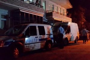 Kocaeli'de gen&ccedil; kız babasının silahı ile intihar etti