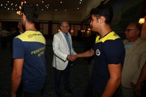 Fenerbah&ccedil;e bayramlaştı