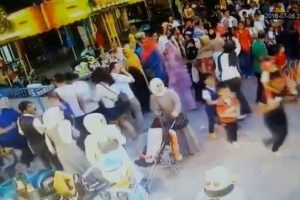 Bursa'da 'asılsız canlı bomba' paniği kamerada