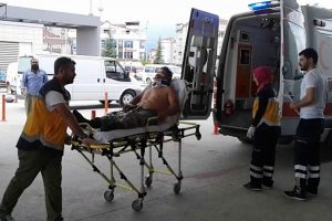 Bursa'da devrilen trakt&ouml;r&uuml;n altında kaldı