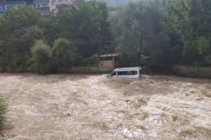 Sel suları ara&ccedil;ları s&uuml;r&uuml;kledi