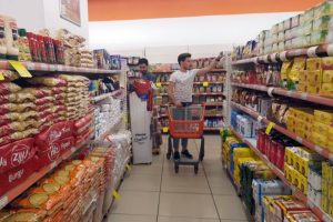 Bursa'da marketlerdeki etiketlere dikkat