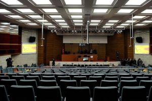 Polisin silahını almaya &ccedil;alışmak 32 yıl