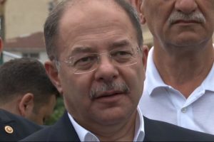 Bakan Akdağ afet b&ouml;lgesinde