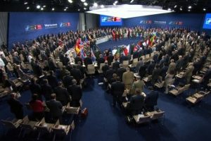 NATO Zirvesi saygı duruşuyla başladı