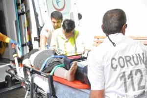 &Ccedil;orum'da trafik kazası: 1 &ouml;l&uuml;, 4 yaralı