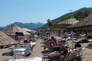 Marmaris'te tatilcilerin d&ouml;n&uuml;ş&uuml; başladı