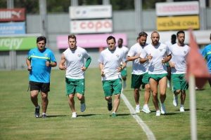 Bursaspor'un yeni transferi ilk antrenmanına &ccedil;ıktı