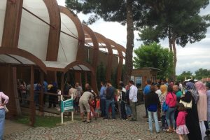 Ordu'da g&ouml;renleri şaşırtan kuyruk