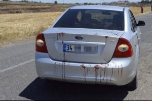 Siverek'te otomobile silahlı saldırı: 1 bebek &ouml;l&uuml;, 4 yaralı