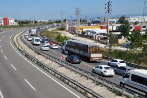 Bursa'da tatilcilerin d&ouml;n&uuml;ş &ccedil;ilesi