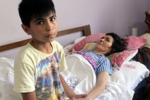Se&ccedil;kin ve annesine Bakan Elvan sahip &ccedil;ıktı