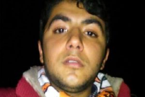 Serinlemek i&ccedil;in Fırat nehrine giren gen&ccedil; &ouml;ld&uuml;