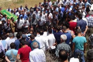 PKK'nın &ouml;ld&uuml;rd&uuml;ğ&uuml; kuzenler toprağa verildi