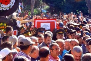 Şehidi binler uğurladı