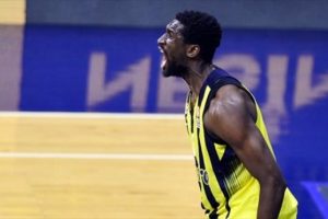Fenerbah&ccedil;e Udoh'la anlaştı
